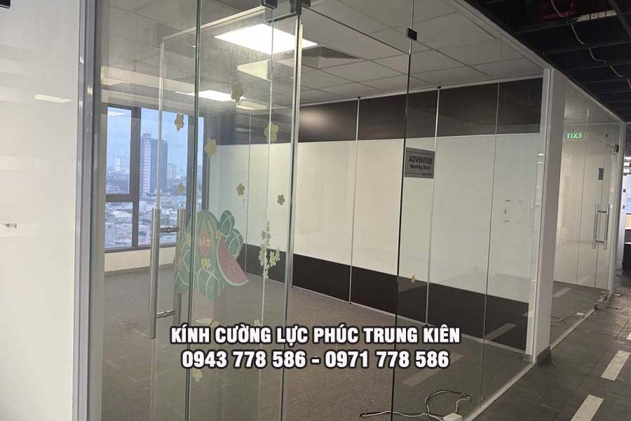 kính cường lực hoa văn